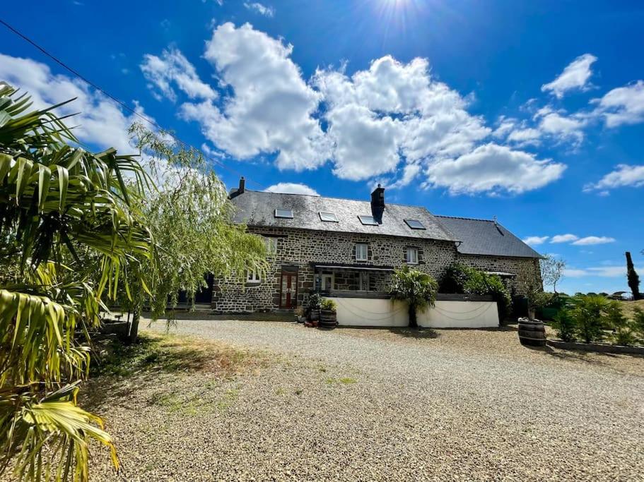 Maisons de vacances Gites Le Bisson Le Bisson, 50640 Heussé