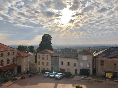 B&B / Chambre d'hôtes Gites Le Lancelot Rue de Faimes Ambierle