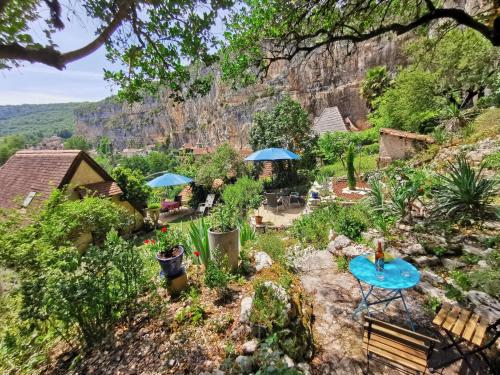 Gîtes Un Jardin dans la Falaise Cabrerets france