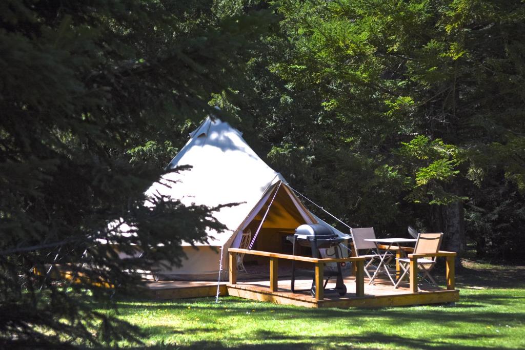 Tente de luxe Glamping at Camping La Source Route de Valence, 05140 Saint-Pierre-dʼArgençon