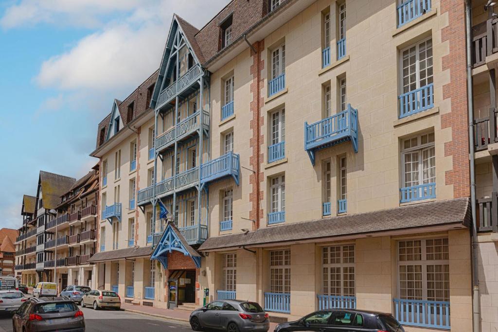 Appartements Goélia Le Castel Normand 54 Rue du Général Leclerc, 14800 Deauville