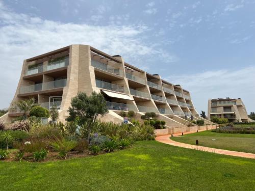 Gorgeous apartment with pools and golf court view Quarteira portugal