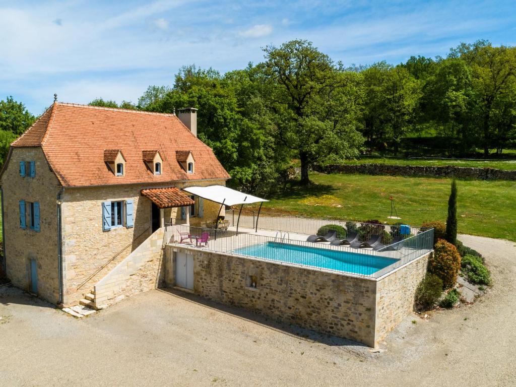 Maison de vacances Gorgeous Holiday Home in Th mines with Private Swimming Pool , 46120 Issendolus