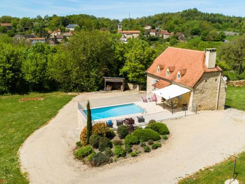 Gorgeous Holiday Home in Th mines with Private Swimming Pool Issendolus france