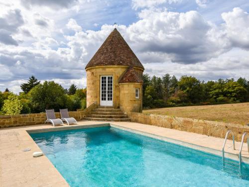 Gorgeous manor in the Auvergne with private swimming pool Meaulne france