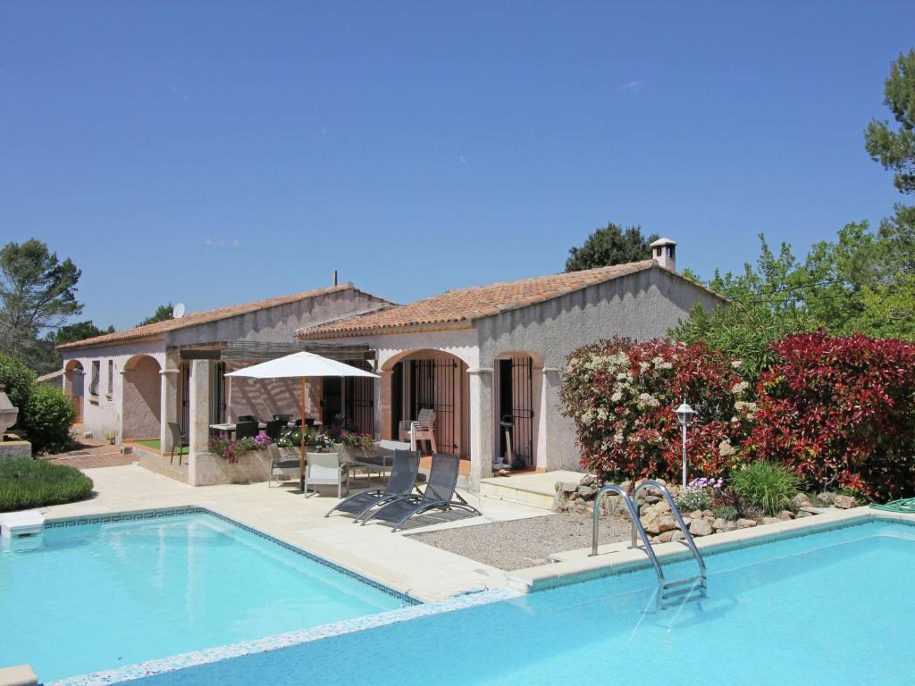 Villa Gorgeous Villa in Bagnols en For t with Swimming Pool , 83600 Bagnols-en-Forêt