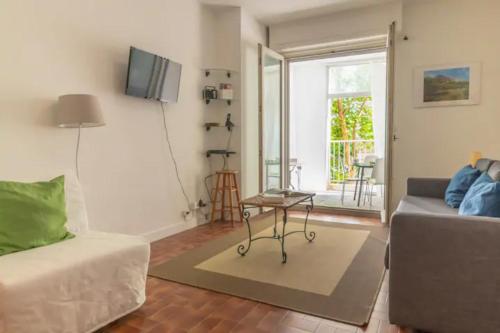 GRAND APPARTEMENT LUMINEUX POUR 2 à 4 PERSONNES A AVIGNON INTRA-MUROS WiFI GRATUIT Avignon france