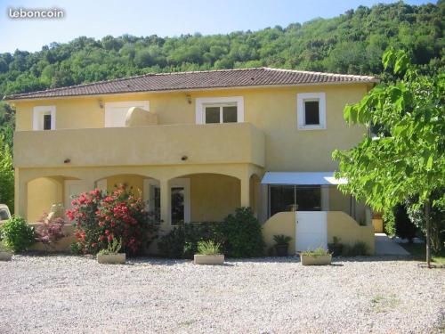 Grand et coquet appartement entre Mer et Montagne Volpajola france