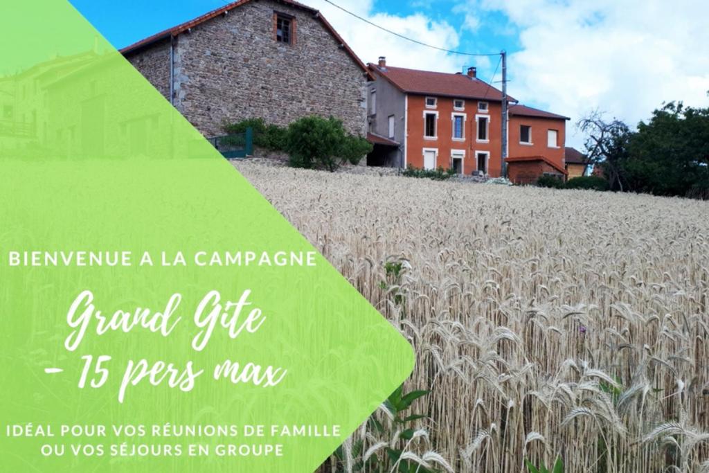 Maison de vacances Grand Gite Maison d Alice Auvergne - 15 personnes Chassenay, 42310 Saint-Bonnet-des-Quarts