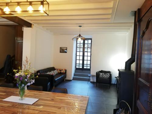 Maison de vacances Grand gîte rénové au coeur d'un charmant village. Arquizat Village Miglos