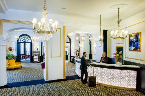 Grand Hôtel Gallia & Londres Spa NUXE Lourdes france