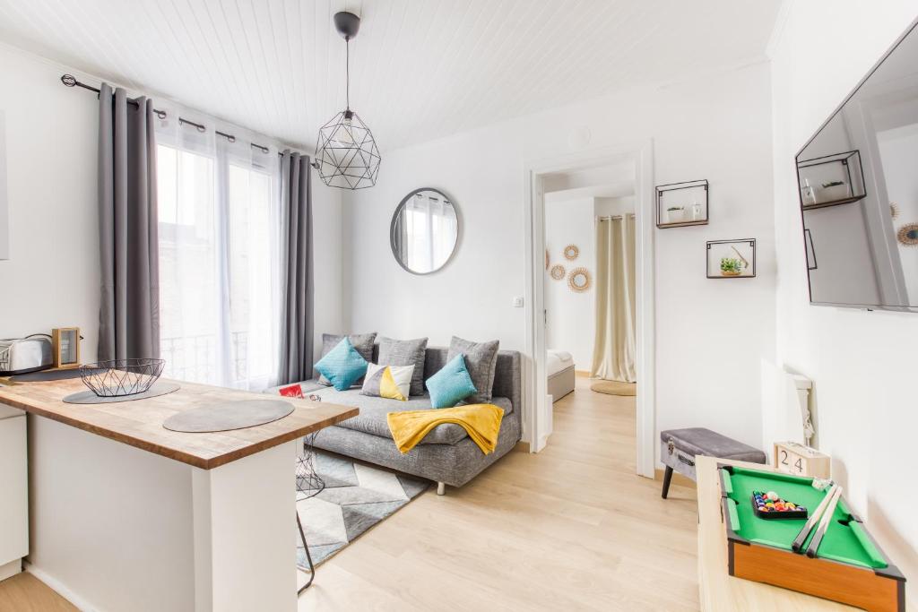 Appartement Grand Line - Parking- Métro 5 - Easy Check-in - Netflix - Disney Plus 4eme étage 52 Avenue Jean Lolive, 92600 Pantin