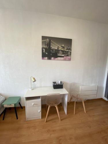 Appartement Grand Studio 30m2 4 pers plein centre Corte 13 cours paoli wifi tv lave linge 13 Cours Paoli Corte