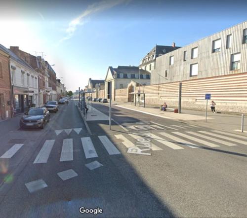 GRAND STUDIO AMIENS GARE TOUT CONFORT WIFI NETFLIX 2PERS Amiens france