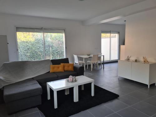 Appartement Grand studio avec jardin au calme Rue de Douaumont Argenteuil