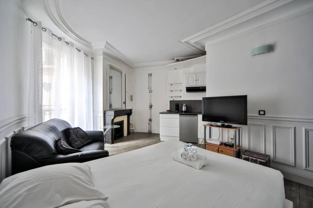 Appartement Grand Studio Confort/St Germain-Montparnasse/4P 63 Rue de Vaugirard, 75006 Paris