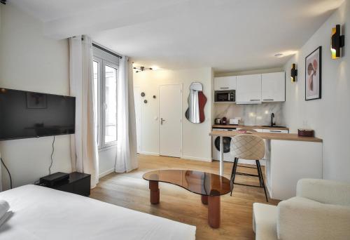 Appartement GRAND STUDIO#JARDIN LUXEMBOURG#NECKER#FullEquipped 2G 81 Rue de Sèvres Paris