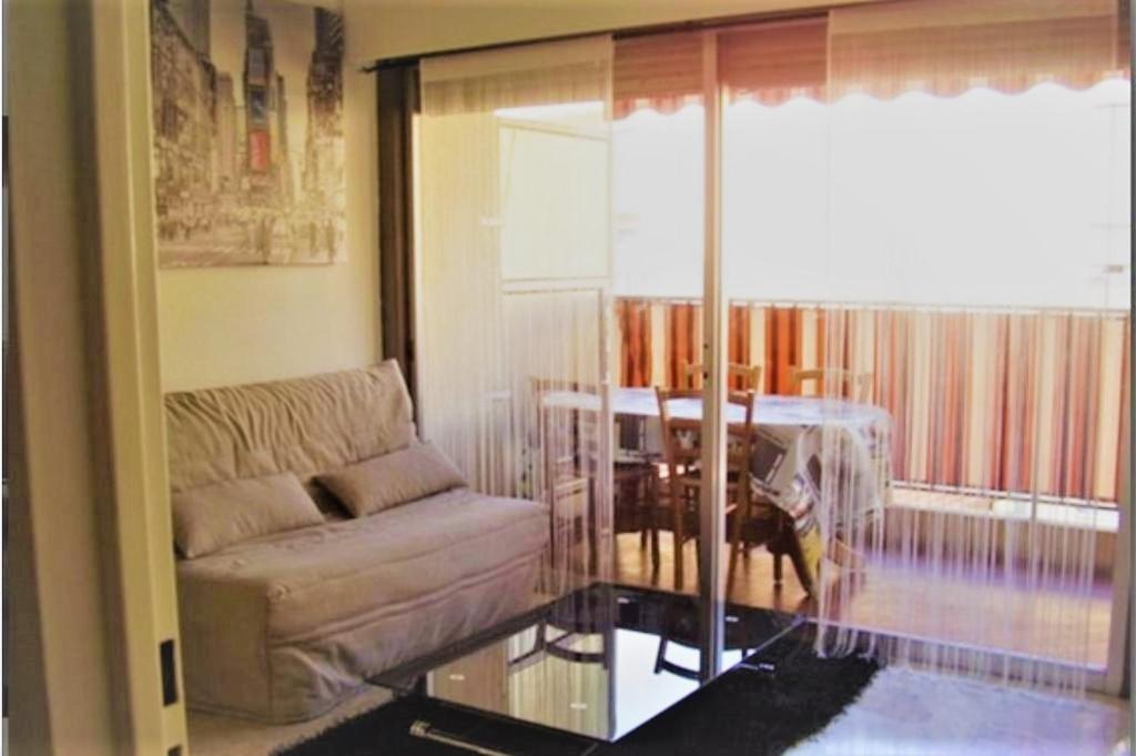 Appartement Grand Studio Nice proche plages et Promenade des Anglais 46 Avenue de la Californie, 06200 Nice