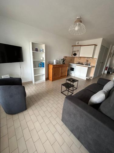 Appartement Grand T2 proche de la mer Apt 38, 1er étage, bat B, résidence Mer et Soleil 1 Place de la Capitainerie Sète