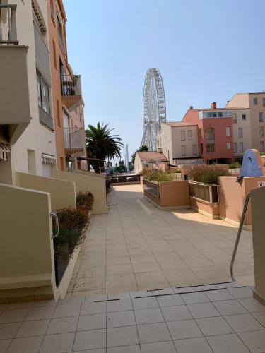 Appartement Grand T3 piscine, garage centre port 59 Avenue des Sergents Le Cap d\'Agde