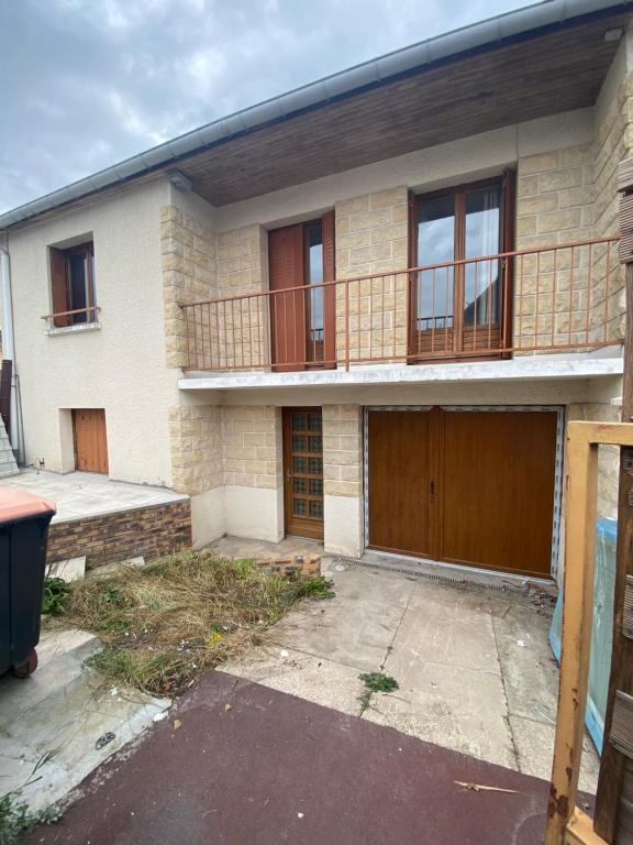 Maison de vacances Grande Maison 5 chambres 10 couchettes 15 Avenue Pierre Semard, 95140 Garges-lès-Gonesse