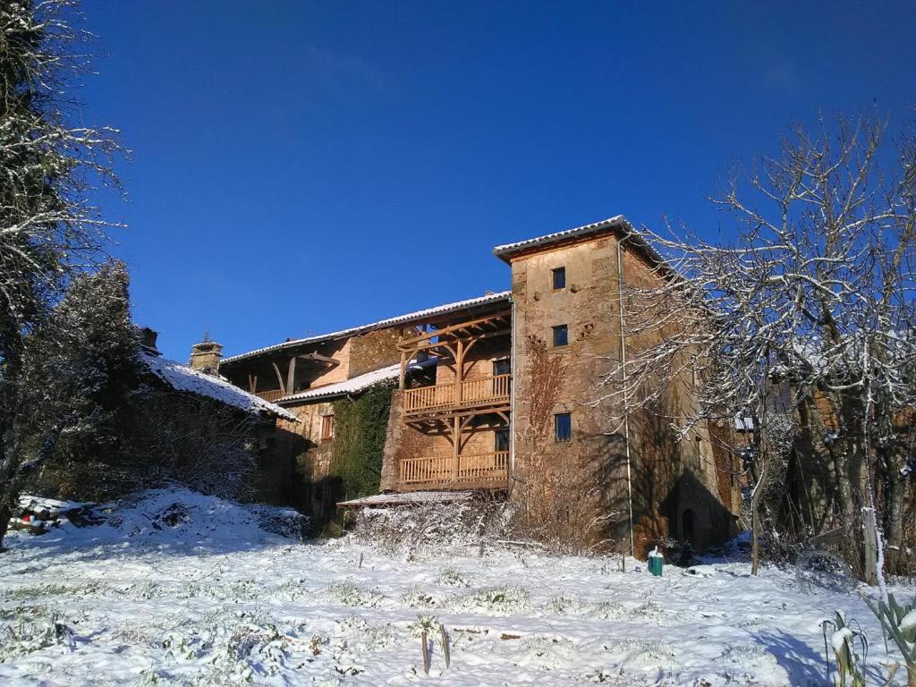 Maison de vacances Grande maison de caractère en pierres -superbe vue Les Teulières, 46210 Saint-Cirgues