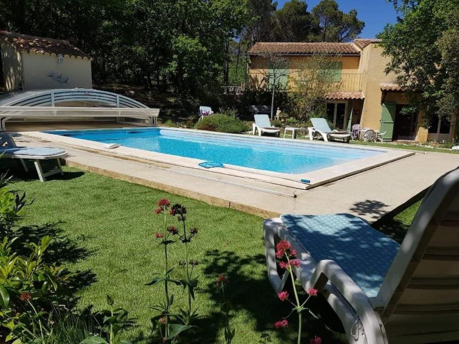 Maison de vacances Grande maison en Provence avec piscine et jardin clôturé de 5000m2 Chemin du Jas, 26130 Montségur-sur-Lauzon