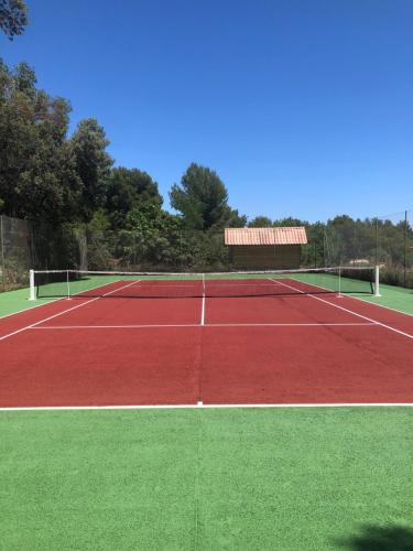 Grande propriété avec Piscine et Terrain de tennis privés Les Lecques france