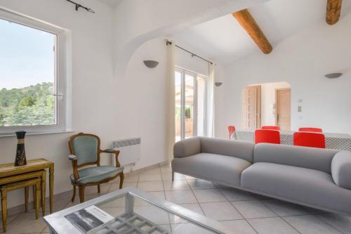 Maison de vacances Grande villa avec PISCINE et TERRASSE 1 Allée des Chênes Verts Villeneuve-lès-Avignon