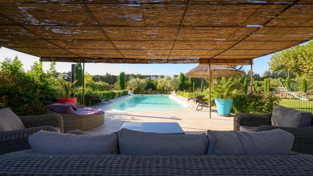 Villas Grande villa avec piscine privative entre St Remy de Provence et Avignon 580 chemin de maillane, 13690 Graveson