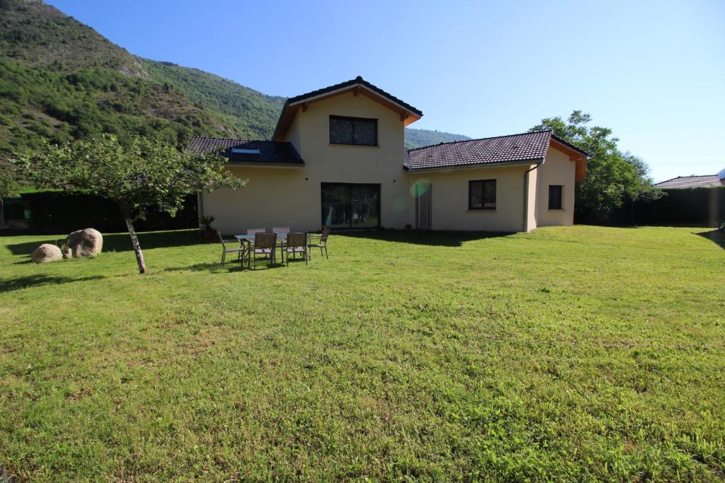 Maison de vacances Grande villa contemporaine proche randonnée et ski 12 Chemin de Mariotte, 09220 Vicdessos