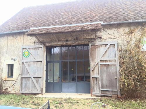 grange eco rénovée, chaleureuse avec poêle à bois Pouligny-Saint-Pierre france