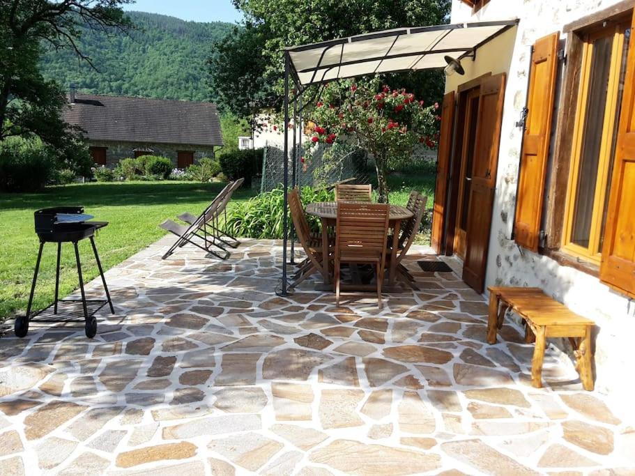 Maison de vacances Grange en pierres. Grand jardin et belle vue Rue du Sautarel, 09400 Saurat