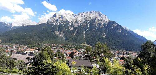 Große Ferienwohnung in Hanglage mit traumhaftem Bergblick Mittenwald allemagne