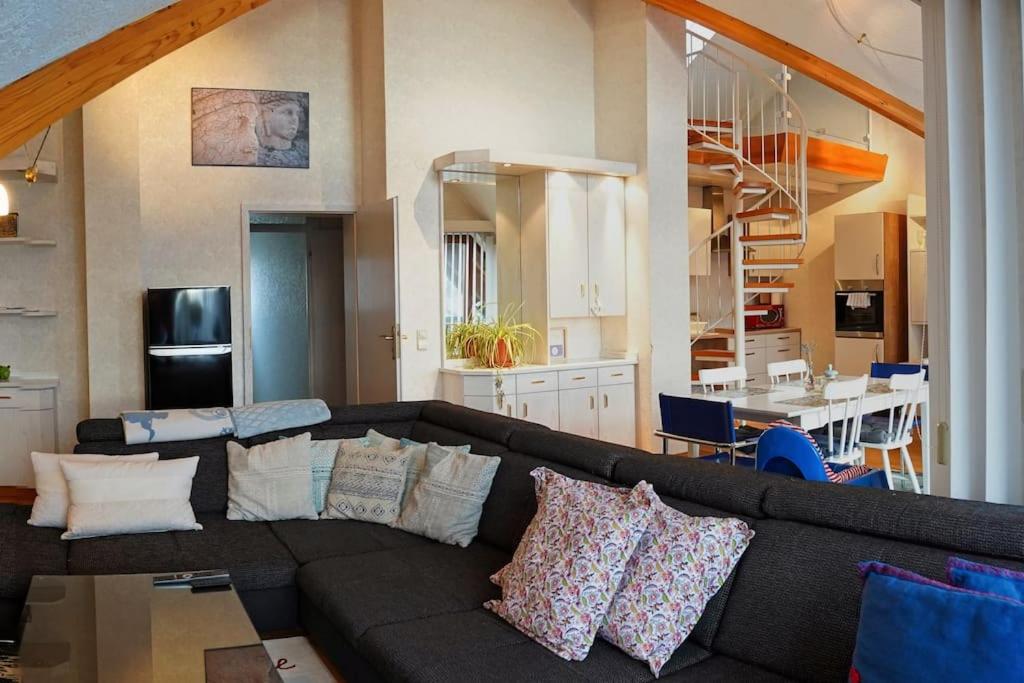 Appartement Große, helle Wohnung für bis zu 6 Personen 23 Konrad-Adenauer-Straße, 69469 Weinheim