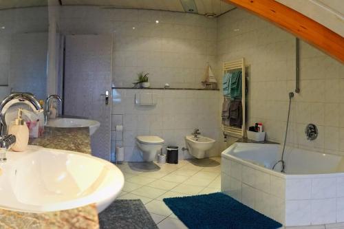 Appartement Große, helle Wohnung für bis zu 6 Personen 23 Konrad-Adenauer-Straße Weinheim