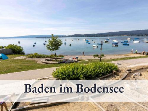 Appartement Große moderne Ferienwohnung in bester Bodenseelage l 1 Minute zum Bodensee l 2 Zimmer l Vollausgestattete Küche l Sonnenbalkon l WLAN l Willkommen im Apartment Möggingen Hermann-Sernatinger-Straße 2 Radolfzell am Bodensee