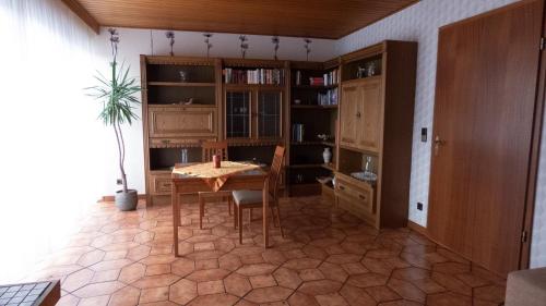 Appartement Grosse-Ferienwohnung-ueber-2-Etagen-bei-Frankfurt Hainstr. 8a Niederdorfelden