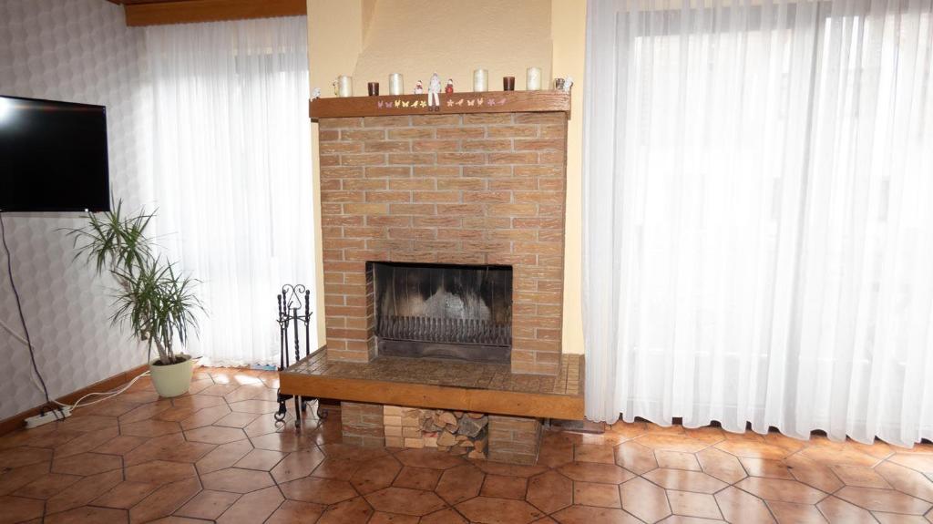 Appartement Grosse-Ferienwohnung-ueber-2-Etagen-bei-Frankfurt Hainstr. 8a, 61138 Niederdorfelden