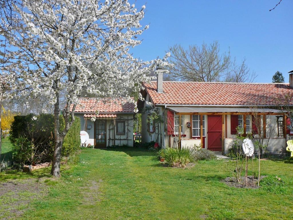 Maison d'hôtes Guesthouse La Burle Le petit Bôo, 1479 Route de la Burle, 40160 Parentis-en-Born