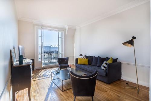 GuestReady - Designer Apartment - Eiffel Tower View! Paris france