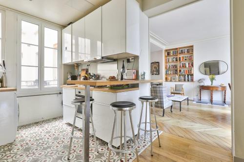 GuestReady - Radiant 1-Bedroom Apartment in the 9th District Paris france