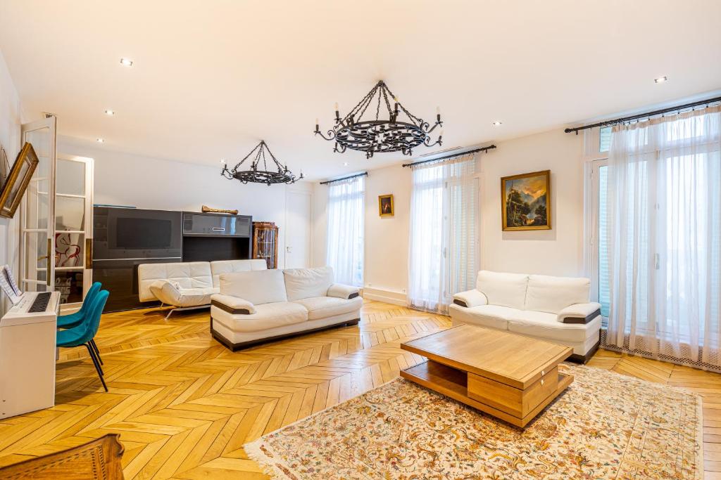 Appartement GuestReady - Spacious Apt w Wonderful Views 66 Avenue Victor Hugo, 75116 Paris