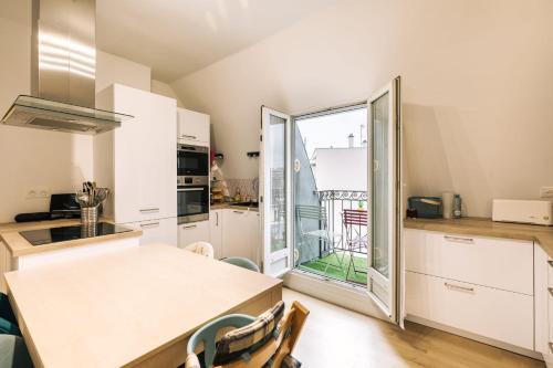 GuestReady - Stylish Roof-Top Apartment in Bastille Paris france