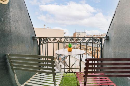 Appartement GuestReady - Stylish Roof-Top Apartment in Bastille 75 Rue Crozatier Paris