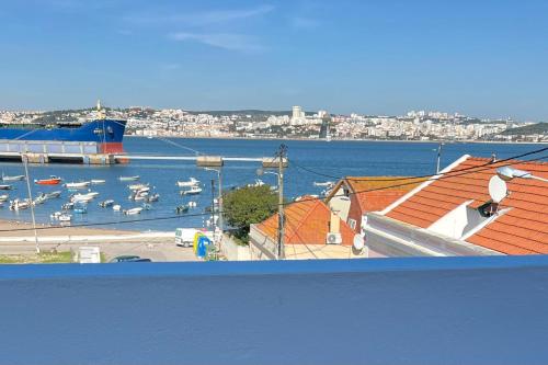 Appartement GuestReady - Tagus and Sea View Apt in Trafaria 2 Rua Heliodoro Salgado Trafaria