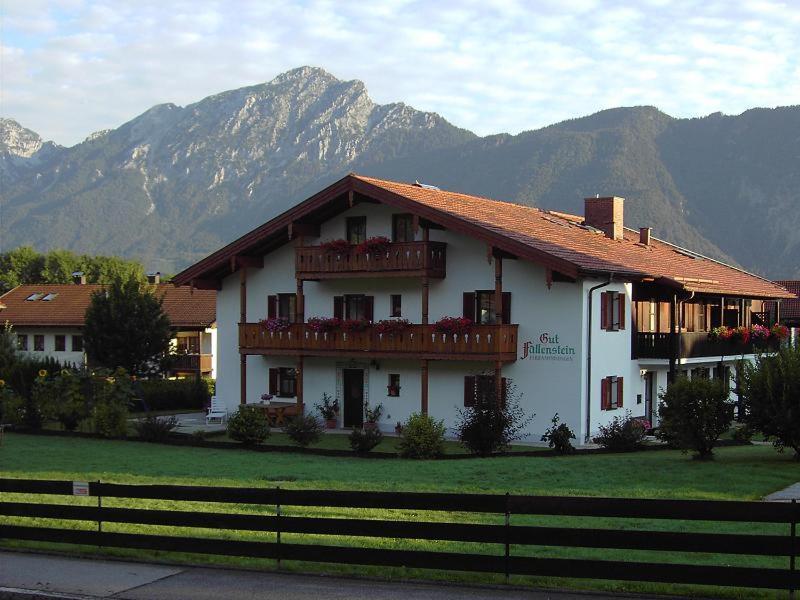 Appartements Gut Fallenstein Schloßgasse 15, 83457 Bayerisch Gmain