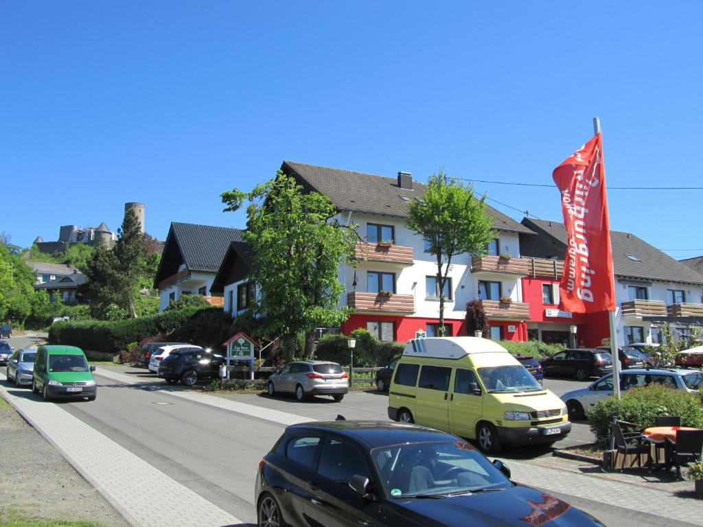 Hôtel gut-Hotel zur Burg Nürburg Burgstr. 4, 53520 Nürburg