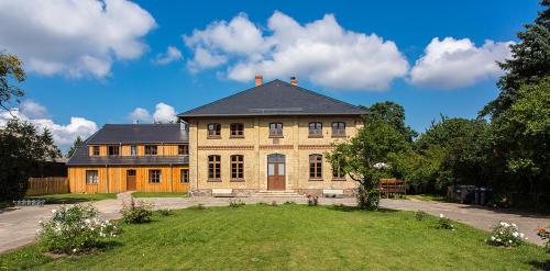 B&B / Chambre d'hôtes Gutshaus Lexow Dorfstraße 29-30 Lexow