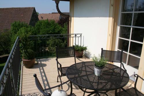 Appartement Gutshof Güntert - ehemaliges Weingut von 1741 4 Schlossgasse Sulzburg
